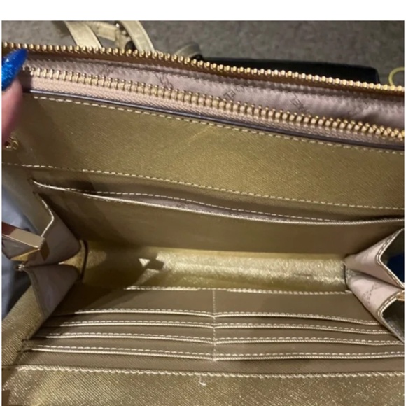 MK “Karla” (Jet Set Collection) Travel Wristlet/Clutch-Gold NWT - Picture 2 of 11